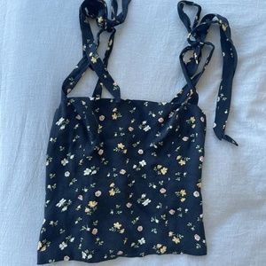 Reformation Ellora Top in Black Floral Size 4